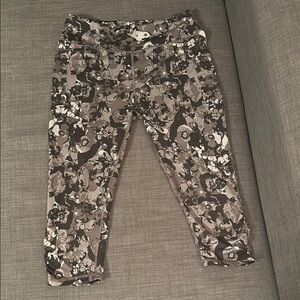 GAIAM Black and Gray Leggings with Floral Pattern